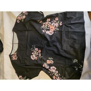 New-Black Floral Print Blouse with Short Sleeves